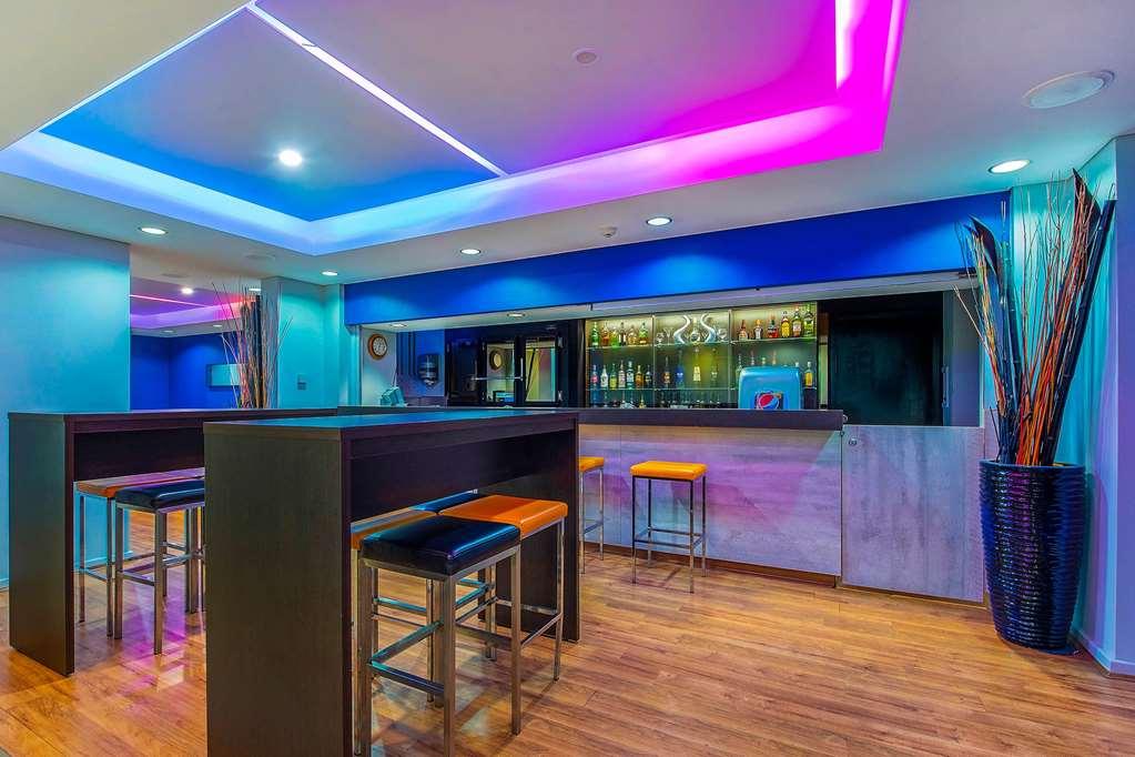 Quality Hotel Ambassador Perth Restaurant foto